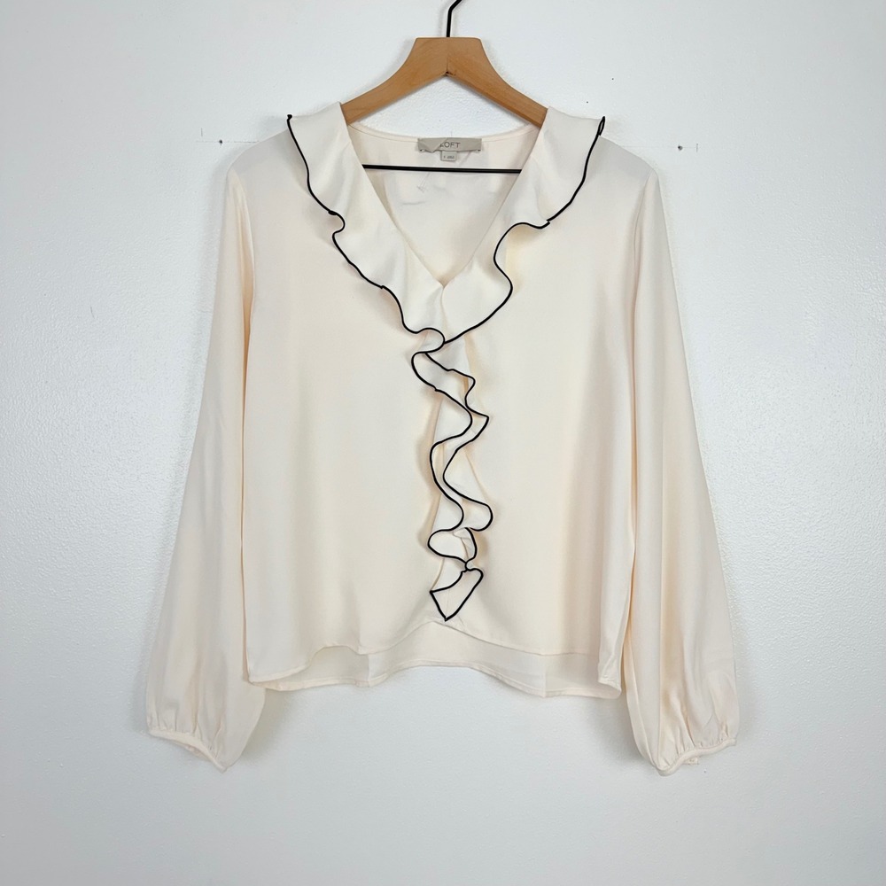 Loft Ruffle V-Neck Blouse Womens Small Cream Black Contrast Trim Office Feminine